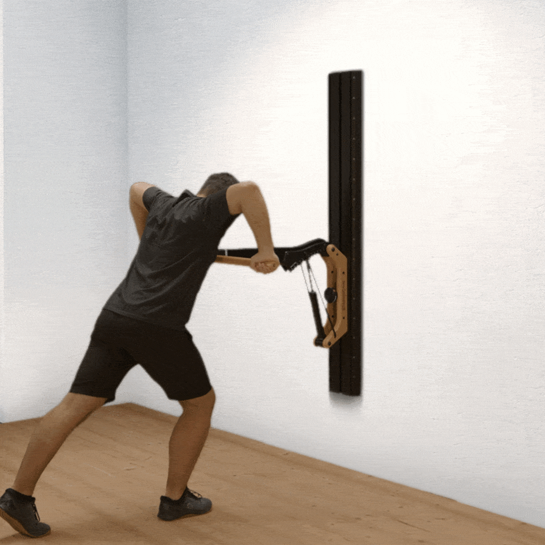 004 Brustdrücken stehend