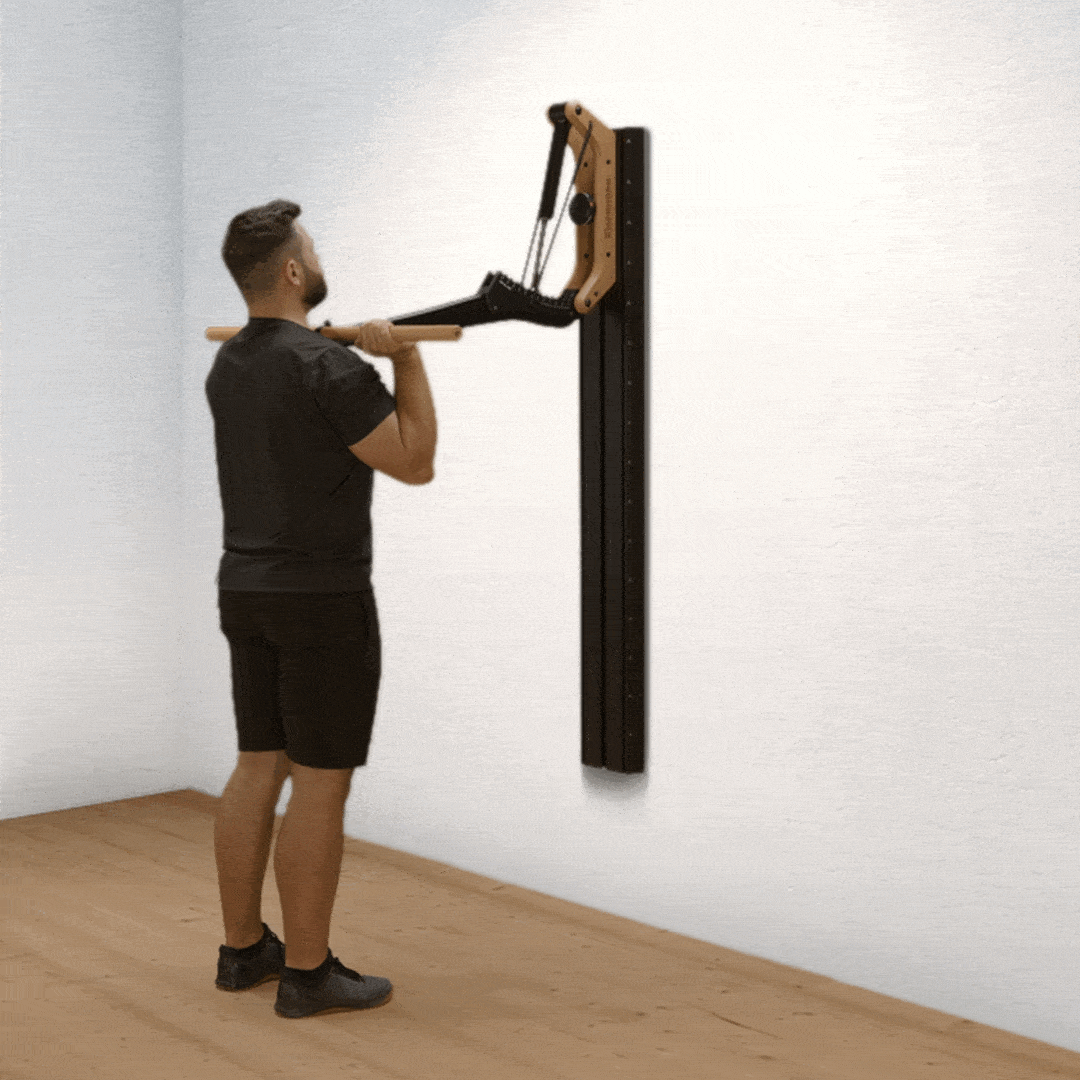 100 Schulterdrücken mit engem Griff