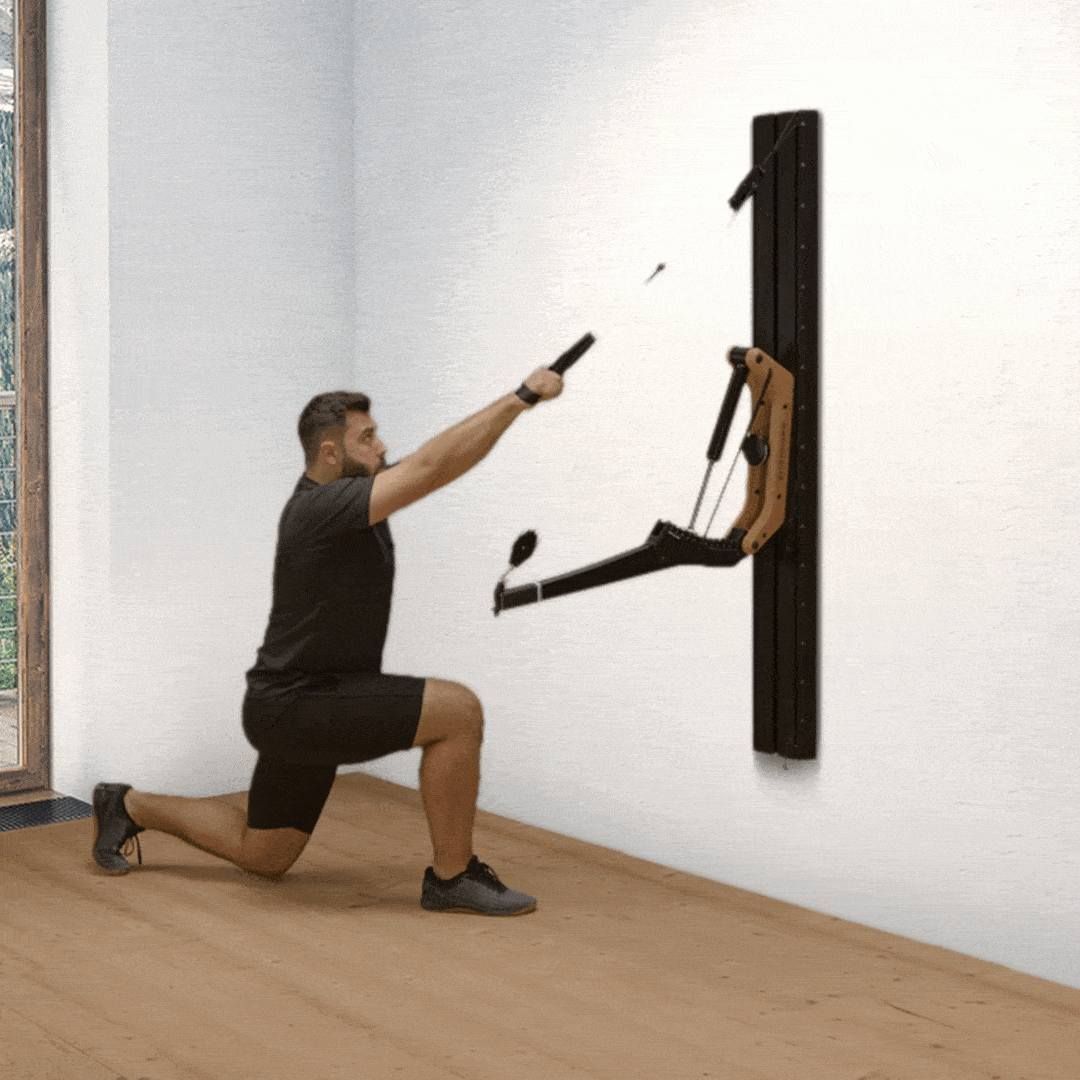 121 Rudern im Ausfallschritt am Seilzug