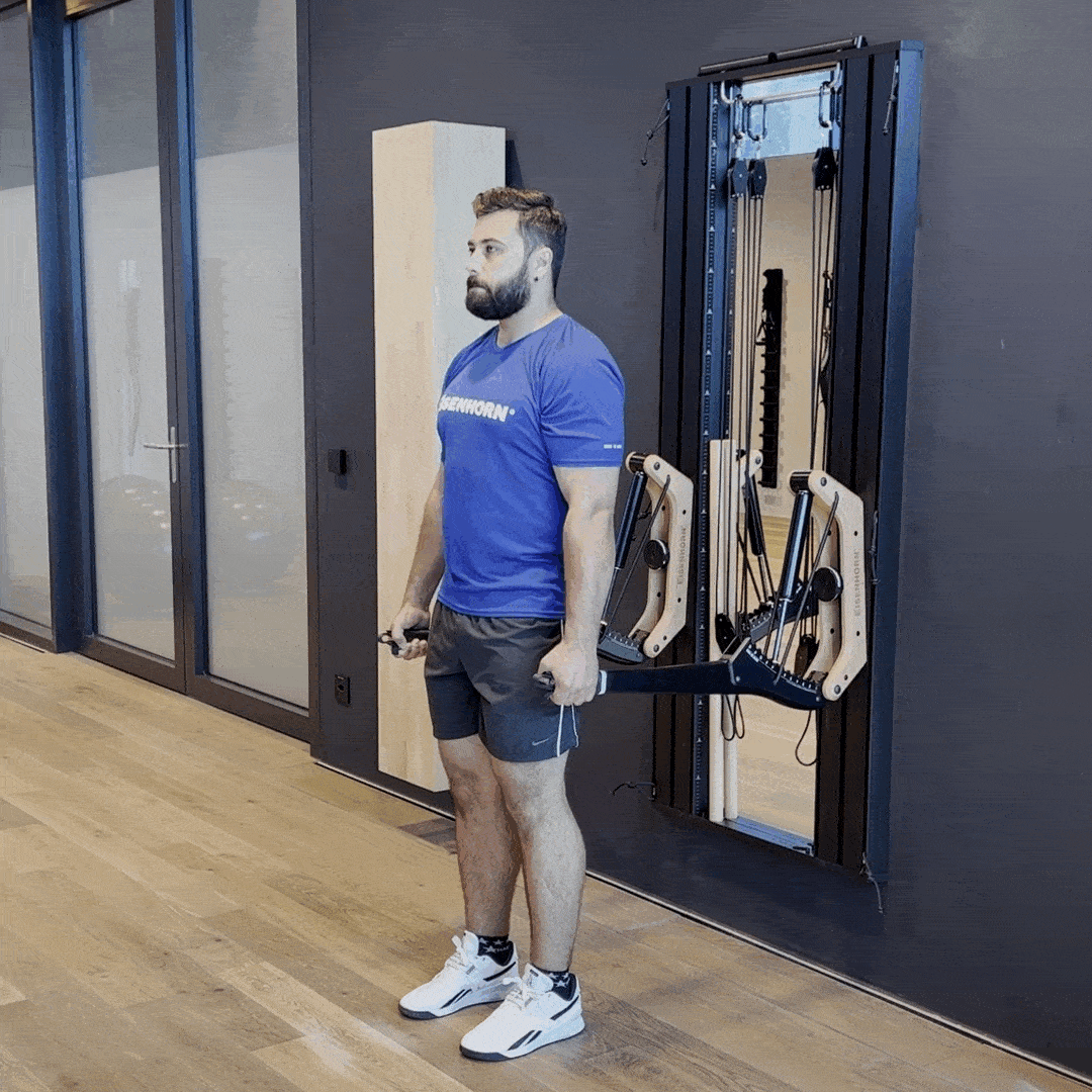 220 Shrugs alternierend mit Griff am Horn