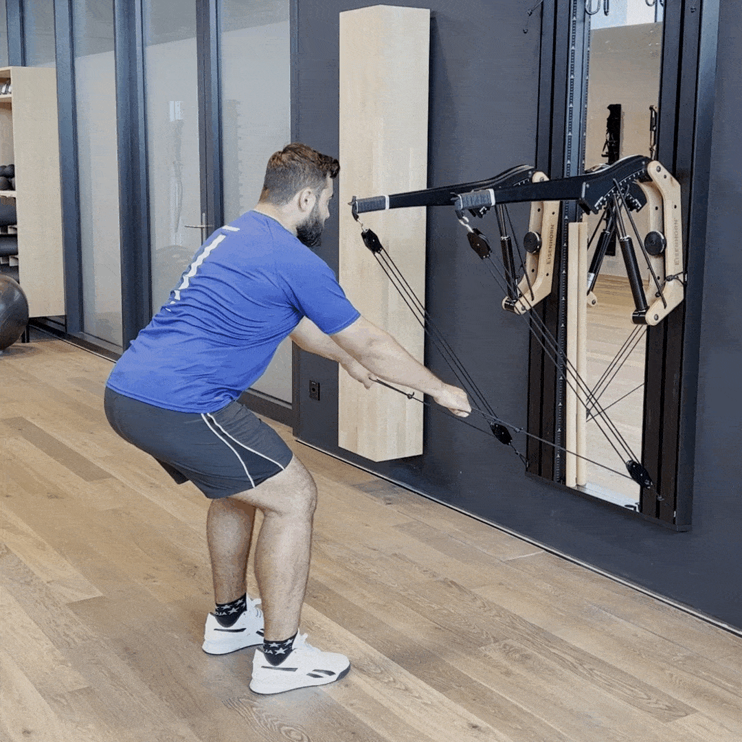 225 Alternierendes Rudern vorgebeugt mit Seilzug