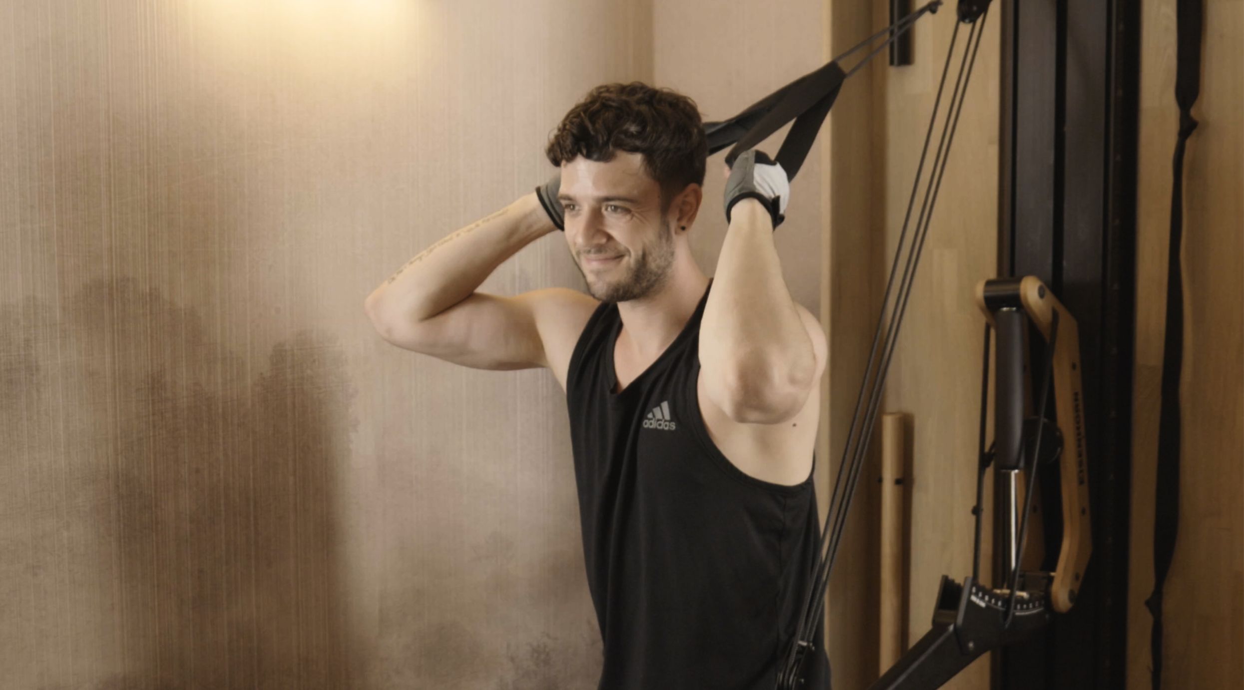 Zwischen Windeln und Bühne - Dank EISENHORN bleibe ich in Form 1 luca haenni am eisenhorn mit seilzug